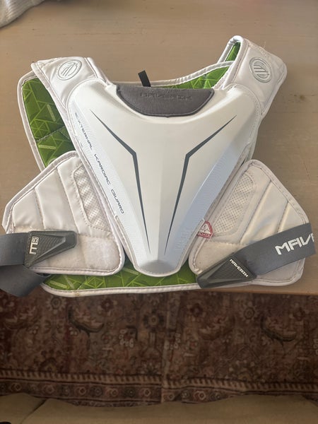 Large Adult Maverik M5 Shoulder Pads (Used)