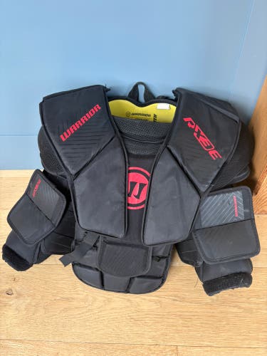 Medium Warrior Ritual X3E Goalie Chest Protector (Used)
