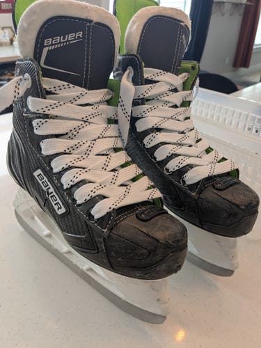 Bauer X-LS Hockey Skates Size 2 (Used)