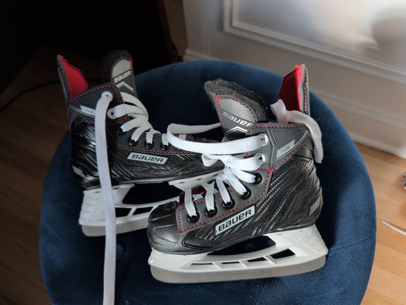 Bauer NS Hockey Skates Regular Width Y9 (Used)