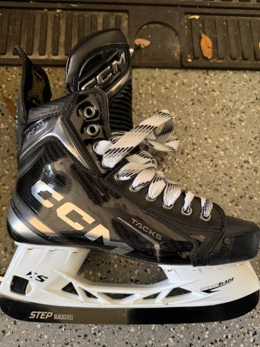 2024 CCM Tacks XF Pro Hockey Skates Regular Width 8 (Used)