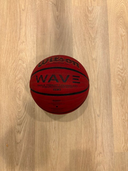 Mens 28.5 used Wilson Wave Basketball
