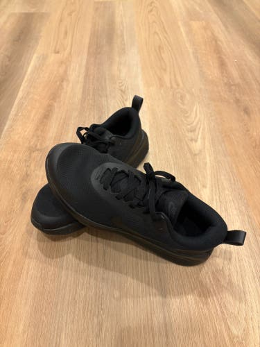 Black Unisex Size M 10.5 (W 11.5) Adult Nike Run Shoes (New)