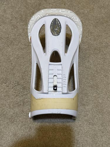 One Burton Cartel Snowboard binding Hi Back High  Medium White