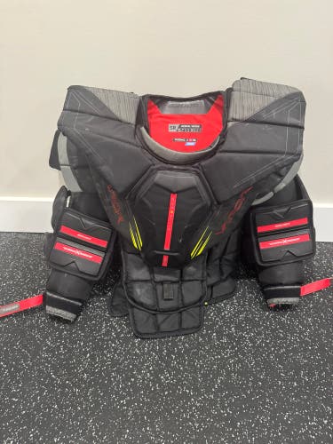 Medium Bauer Vapor Hyperlite 2 Goalie Chest Protector (Used)