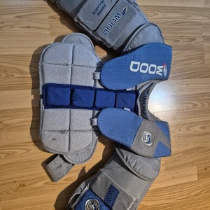 Large Sher-Wood Goalie Chest Protector (Used)
