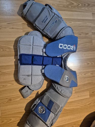 Large Sher-Wood Goalie Chest Protector (Used)