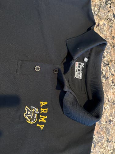 Black Medium Men's Under Armour Shirt (Used)