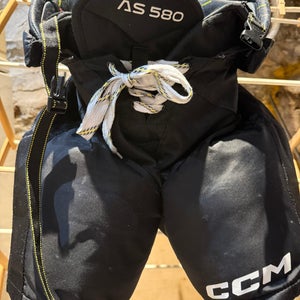 Men's Junior Medium CCM Tacks AS 580 Hockey Pants (Used)