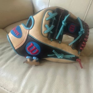 Wilson A2000 RH Infield Baseball Glove 11.5" (Used)