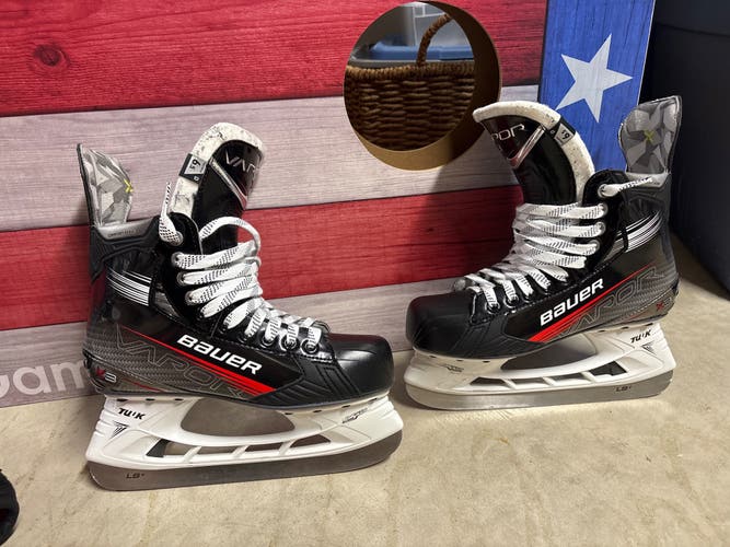 2022 Bauer Vapor X3 Hockey Skates Regular Width 6.5 (Used)