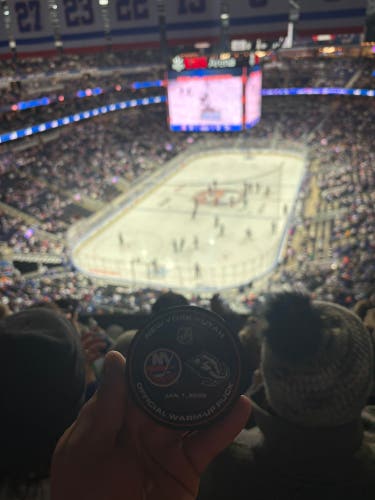 New York Islanders vs Utah mammoth warm up puck
