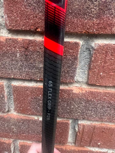 Youth CCM JetSpeed FT670 Left Hand Hockey Stick P28 65 Flex (Used)