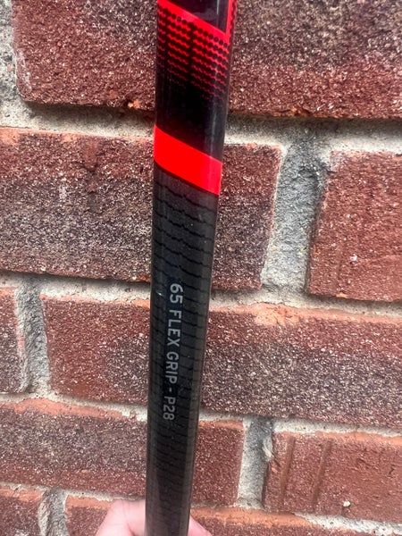 Youth CCM JetSpeed FT670 Left Hand Hockey Stick P28 65 Flex (Used)