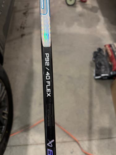 Junior Bauer Nexus Tracer Right Handed Hockey Stick P92 40 Flex (Used)