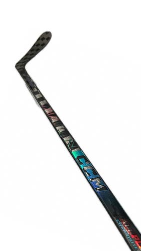 Senior CCM Vizion Right Handed Hockey Stick P28 Curve 75 Flex