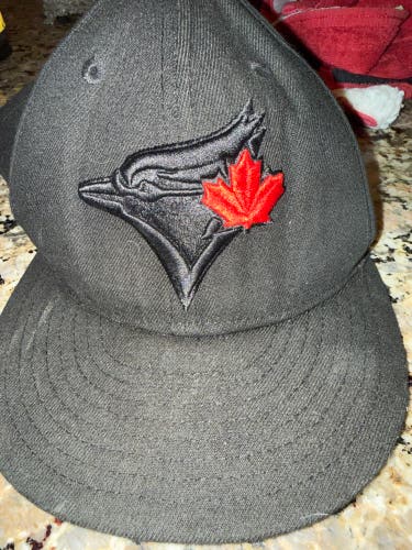 Black Men's 7 1/4 New Era Hat (Used)