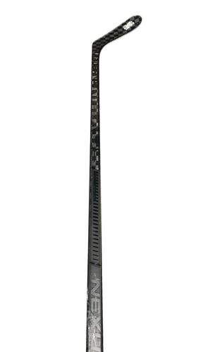 Senior Bauer Black 2N Pro Right Handed Hockey Stick P28 Curve 70 Flex