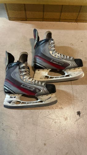 2011 Bauer Vapor X7.0 Hockey Skates Regular Width 7.5 (Used)