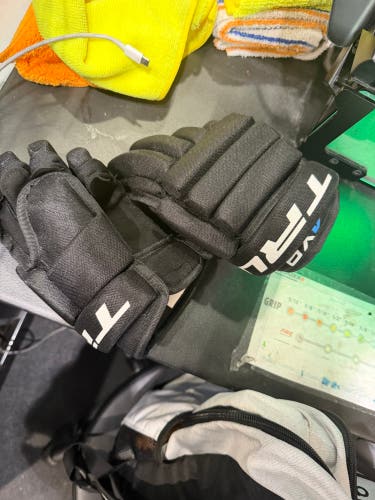 Miken Gloves 10" (Used)