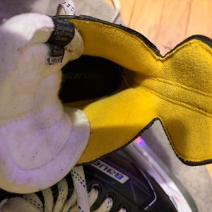 Bauer Supreme S170 Hockey Skates Regular Width Size 4 (Used)