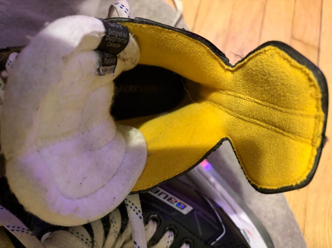 Bauer Supreme S170 Hockey Skates Regular Width Size 4 (Used)