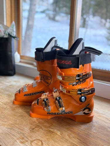 Mondo 23 & 23.5 Unisex Rossignol Racing Radical World Cup Ski Boots Stiff Flex (New)