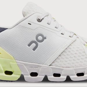 On Cloud Cloudflyer 4 men's Running Shoes Size 11.5 M (12.5 W) New In Box