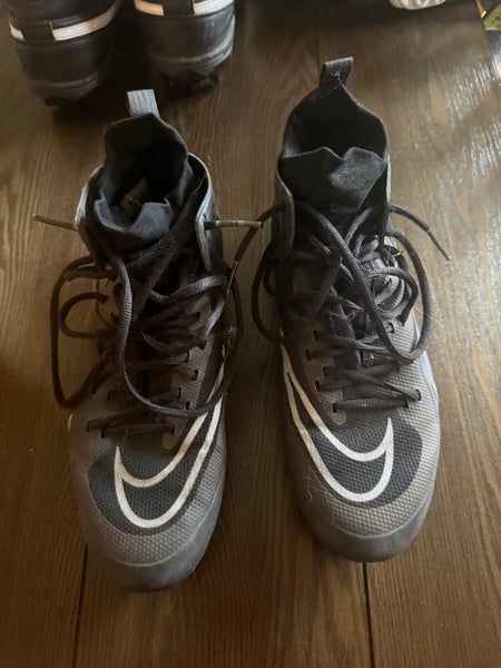 Black Men's Size M 9.0 (W 10.0) Adult Nike Huarache Mid Top Molded Cleats (Used)