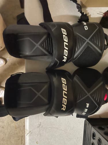 Bauer  Pro Knee Pads