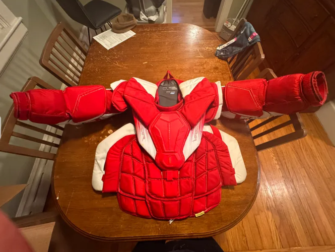 BAUER S23 JH SPEC HYPERLITE 2/MACH SENIOR GOALIE CHEST & ARM - RED