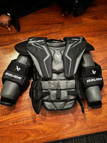Small / Medium Bauer GSX Goalie Chest Protector (Used)