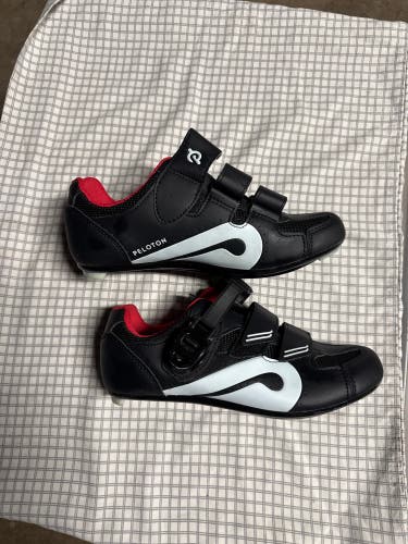 Women's Size 7.5 Peloton Bike Shoes (Used)