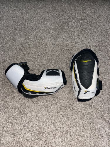 Junior Large CCM Super Tacks Elbow Pads (Used)