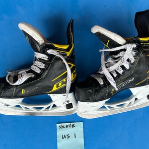 2016 CCM Super Tacks Hockey Skates Size 1 (Used)
