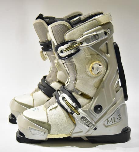 APEX ML-3 SKI BOOTS WOMEN SIZE 9/26