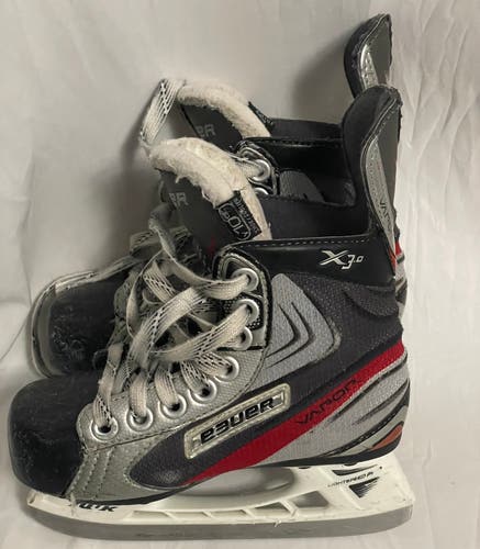 Used Bauer Vapor X3.0 Hockey Skate Youth 10EE