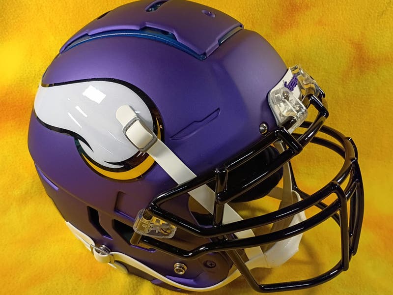 comapring virginia tech f7 ltd football helmet with visis Top level protection for all athletes. The Schutt F7 VTD has received a  5-Star rating in the Virginia Tech helmet rating system, achieving a score  38% better than the average five-star helmet