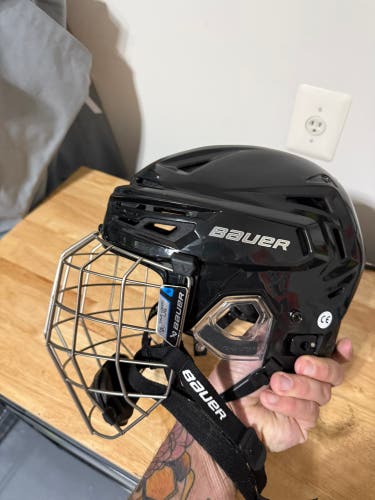 Large Bauer Re-Akt 155 Helmet (Used)