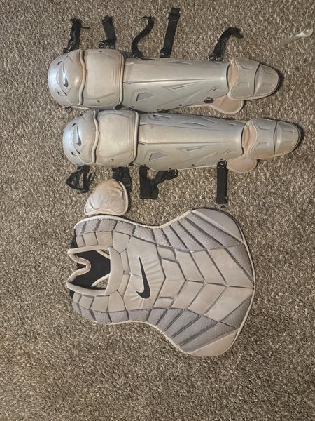 Gray Nike Vapor Catcher's Set (Used)