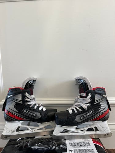 Bauer Vapor X2.7 Hockey Goalie Skates Regular Width Size 1 (Used)