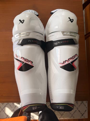 Senior Bauer Vapor Flypro 15" Shin Pads (New)