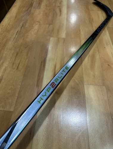 Senior Bauer Vapor Hyperlite 2 Hockey Stick – Right Handed – P92