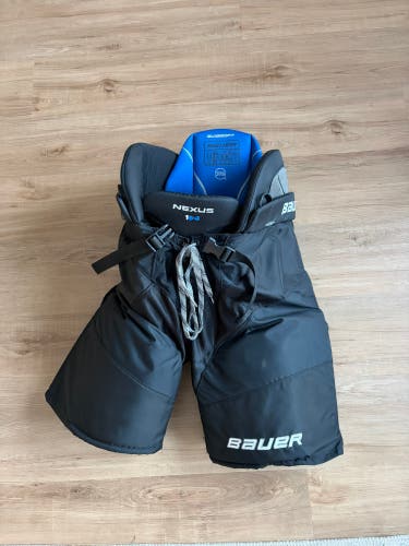Men's Senior Medium Bauer Nexus 1N Hockey Pants (Used)