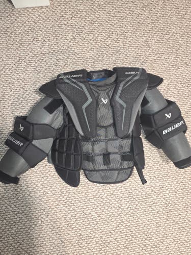 Large/Extra Large Bauer GSX Goalie Chest Protector (Used)