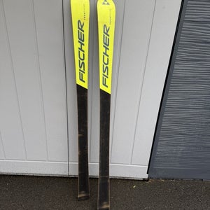 Fischer RC4 World Cup Giant Slalom 143 Skis + Dynastar Race Plates