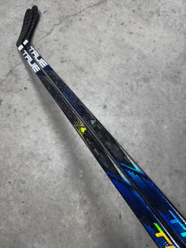 2 PACK P28 75 Flex Senior True Project X Smoke Right Handed Hockey Stick Pro Stock NCAA (New)