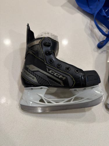 CCM AS-550 Hockey Skates Regular Width 12 (Used)