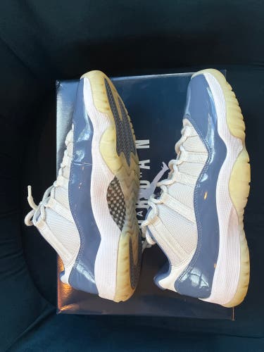 Men's Size M 9.5 (W 10.5) Air Jordan 11 Shoes (Used)