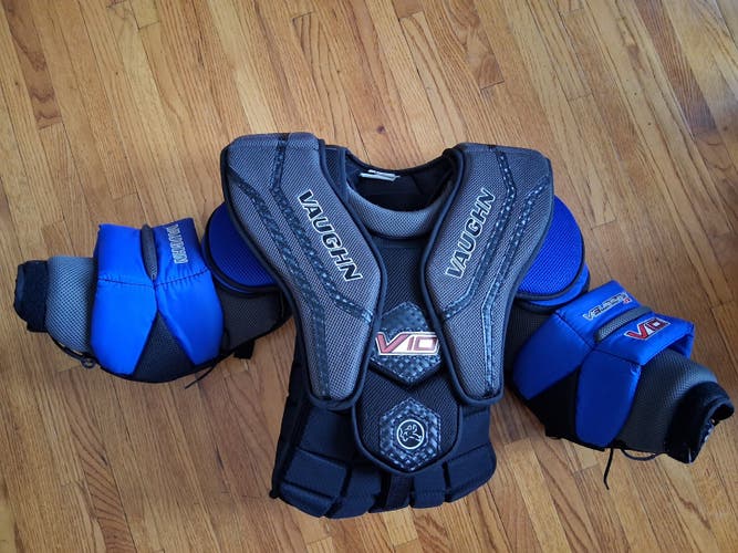 JR Small / Medium Vaughn Velocity V10 Goalie Chest Protector (Used)